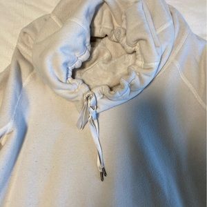 Super warm and comfy Lululemon hoodie with thumb holes.